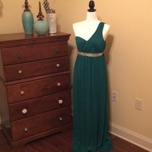 Long one-shoulder dress